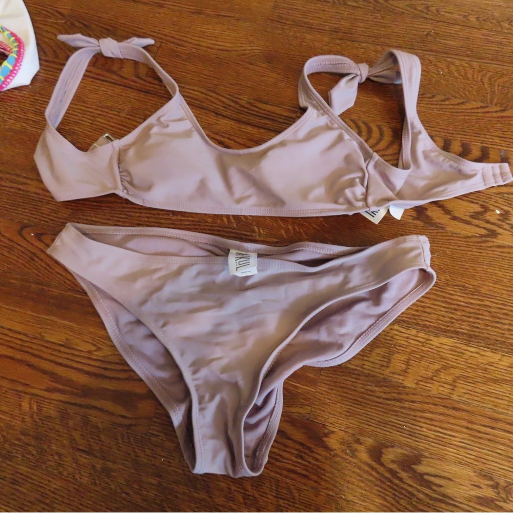 NWOT women’s size medium mauve colored bikini set